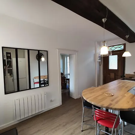 別荘 De L'eglise A Saens